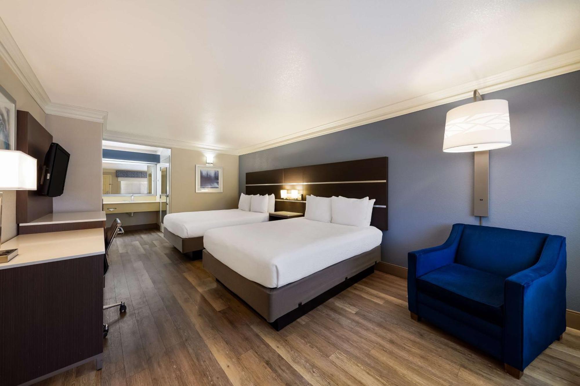 Best Western Inn & Suites Lemoore Exterior photo